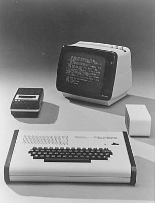 ベーシックマスター MB-6880-コンピュータ博物館