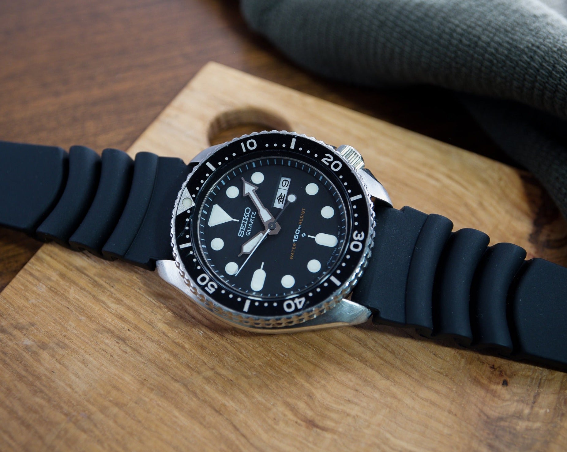 1981 Serviced Seiko Diver Quartz Men's Wrist-Watch REF#:7548-7000