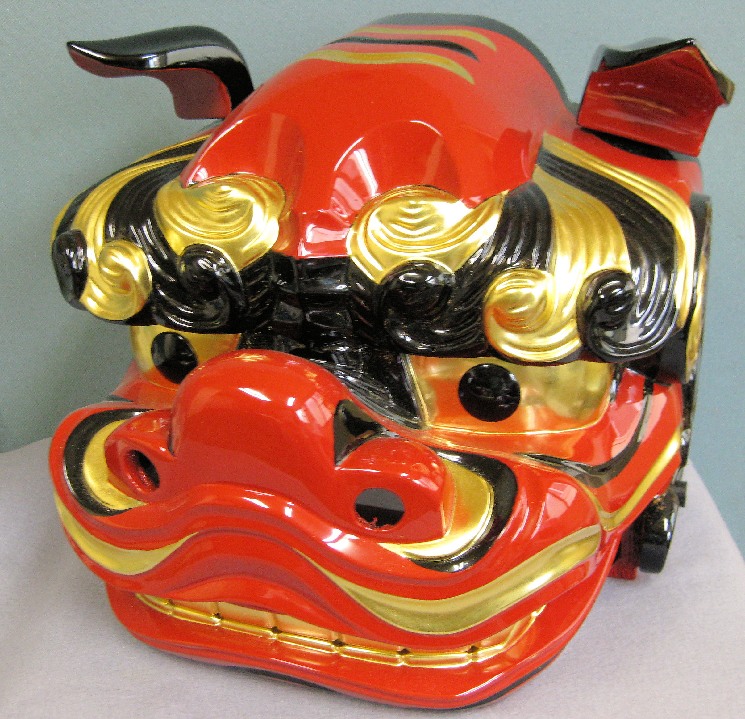 獅子頭と神楽面