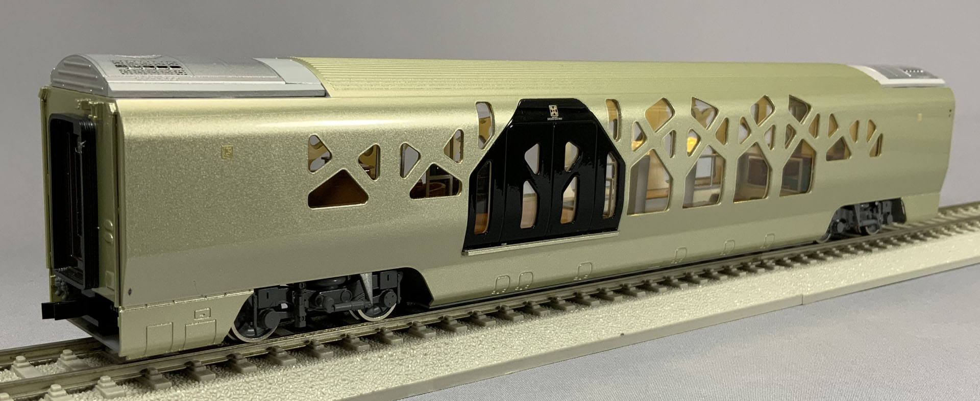 プレミアムエンドウシリーズ JR東日本E001形TRAIN SUITE 四季島 - 鉄道