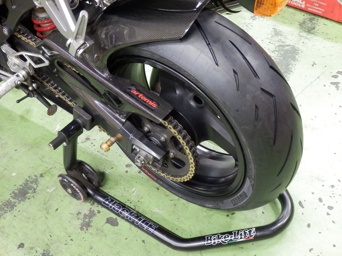 カワサキ ZX-12R『タイヤ交換』ピレリ ロッソコルサ2 - NAPS-ON マガジン