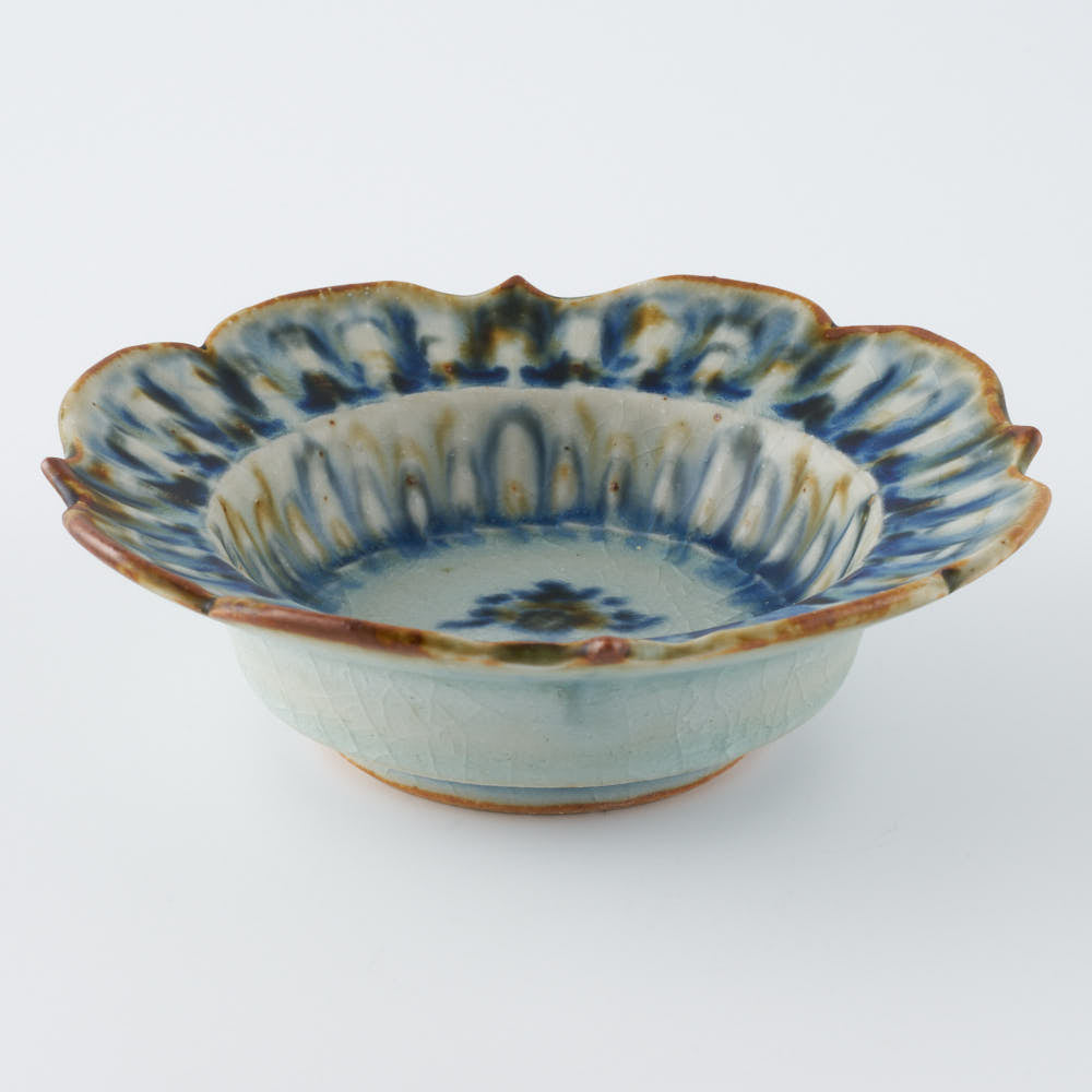 砥部焼 陶房遊 輪花しのぎ深鉢(豆) 錆青 ¥3,190 大人の焼き物