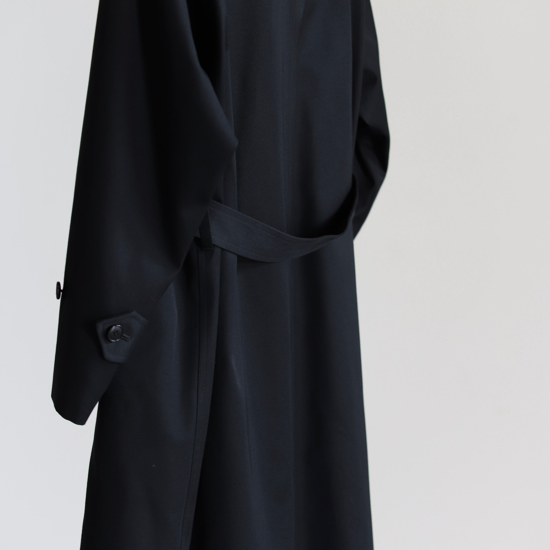 COMOLI “ブラック”タイロッケンコート – CASANOVA&CO