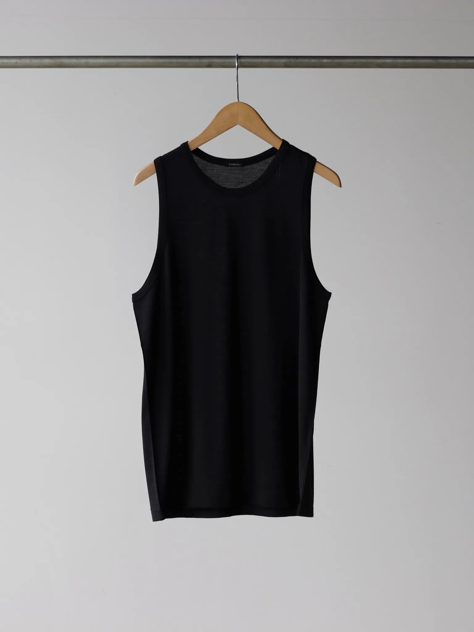 COMOLI サマーウール タンクトップ CHARCOAL | CASANOVA&CO