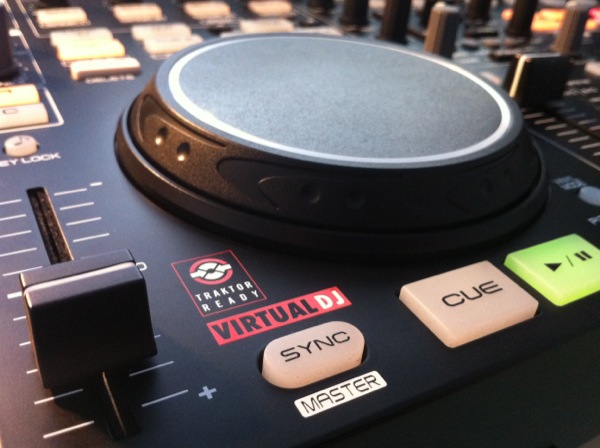 Review & Video: Denon DJ MC3000 Controller - Digital DJ Tips