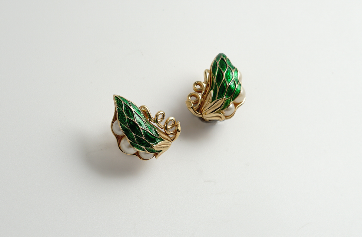 Trifari（トリファリ）ブローチ「えんどう豆」／ヴィンテージ