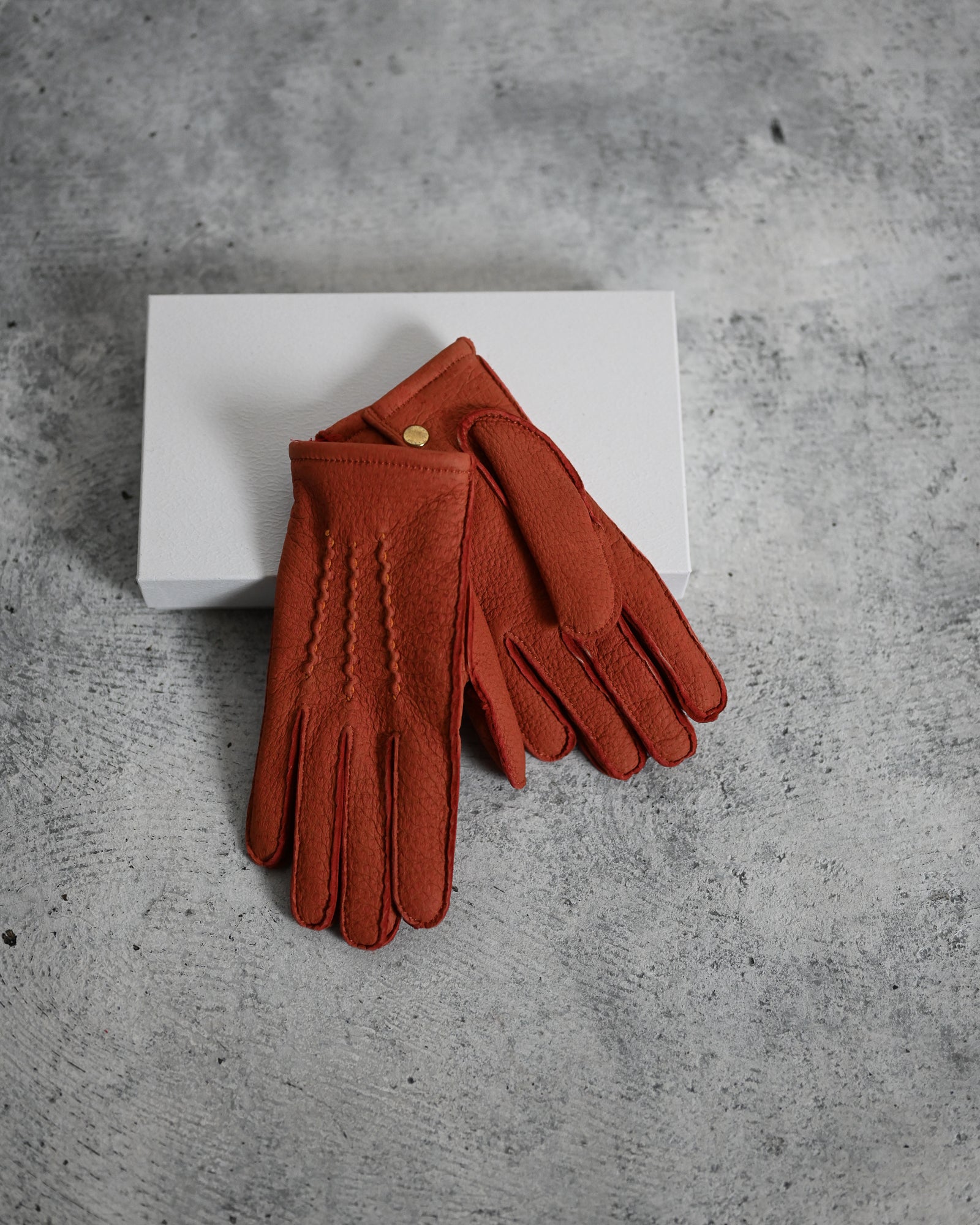 Post Production - Country Gloves, Peccary | COELACANTH ポスト