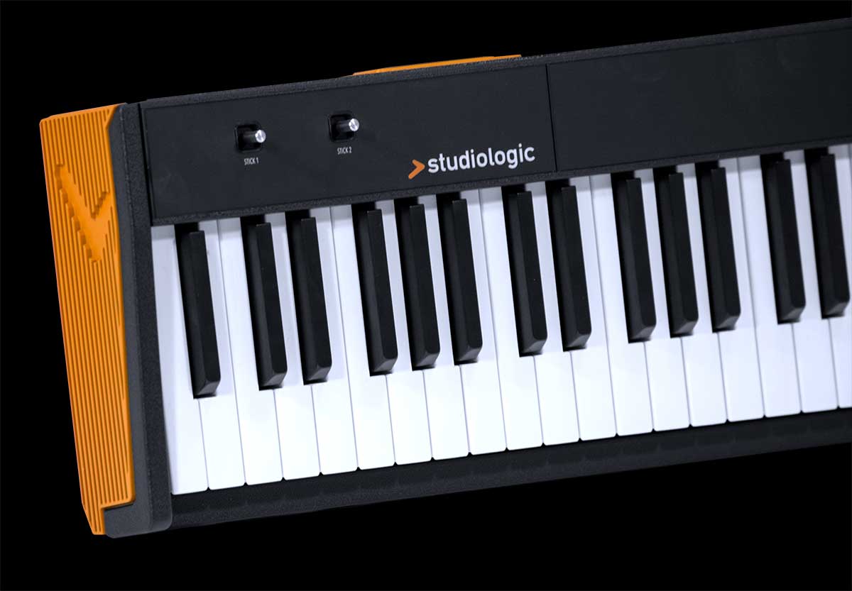 スピーカー内蔵、カラーも一新｜studiologic、「Numa Compact 2」を
