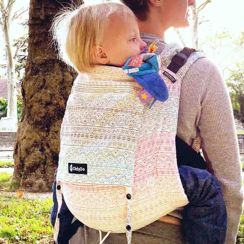 高い位置のおんぶも手早く簡単なおんぶ紐｜ディディゴー オーロラ