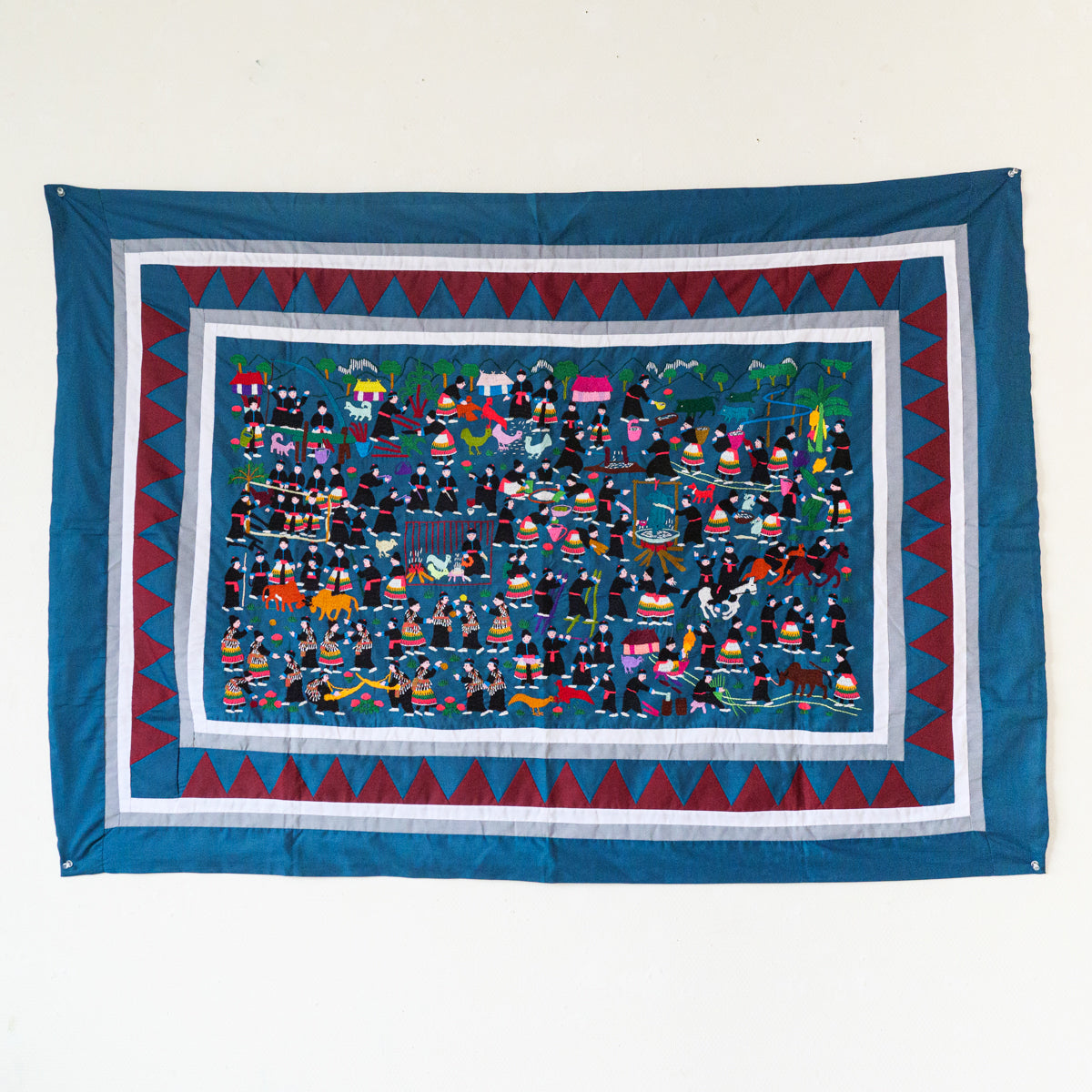 モン族手刺繍タペストリー（横型） – the ETHNORTH GALLERY