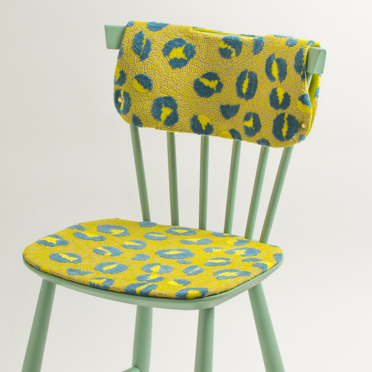 FDBモブラーJP / minä perhonenの生地をまとうチェアJ46〈Hippo〉