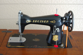 Brother ブラザー 家庭用足踏みミシン ～ アンティークミシン修理士の