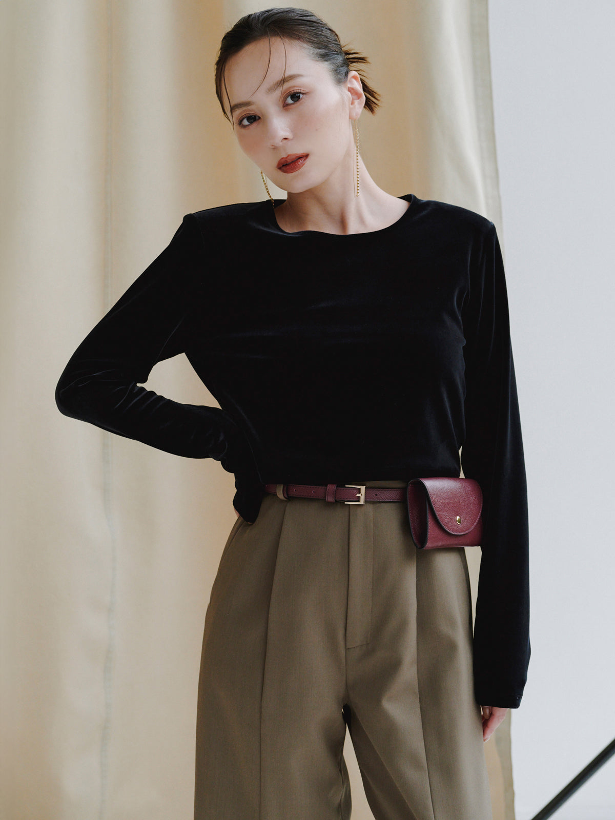 ベロアクロップドカットトップス