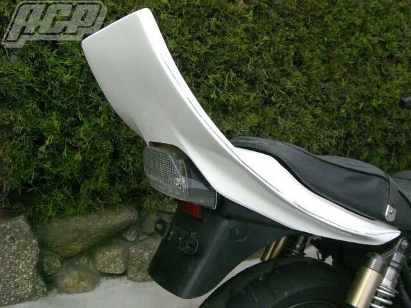 ゼファー400X用 延長テールカウル (97~) – バイクマン