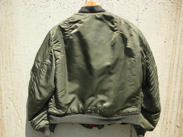 1970年代 U.S. AIR FORCE TYPE MA-1 フライトジャケット（縦ステッチ