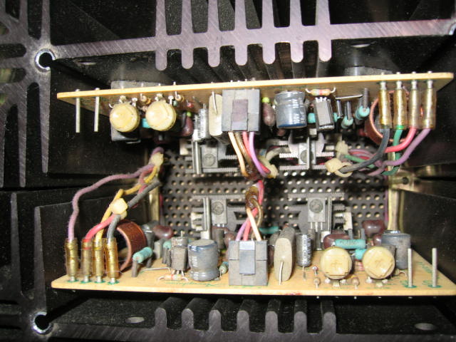 Accuphase integrated amplifier E-303 Repair(1)