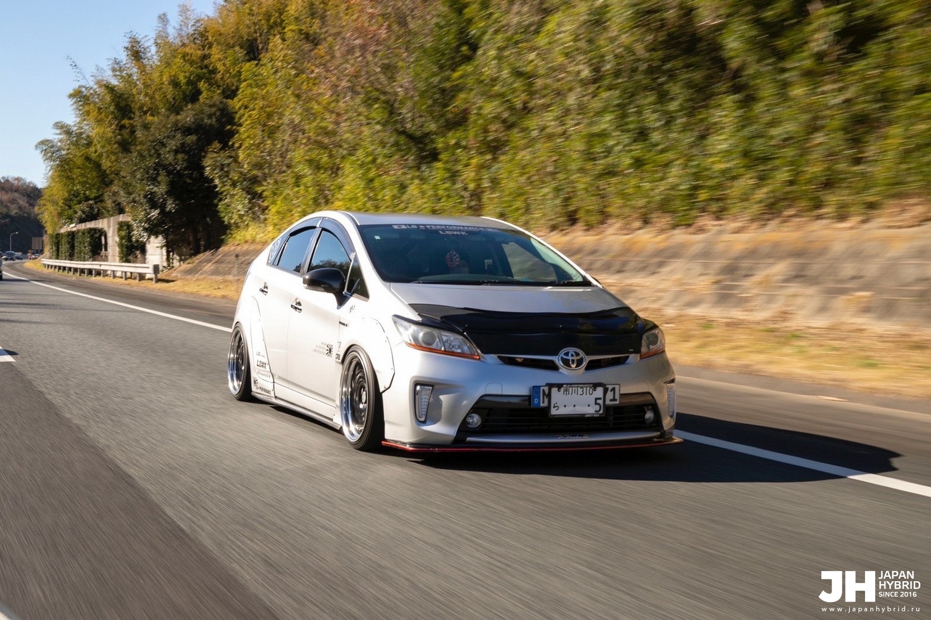 Toyota Prius 30 LB WORKS | JapanHybrid