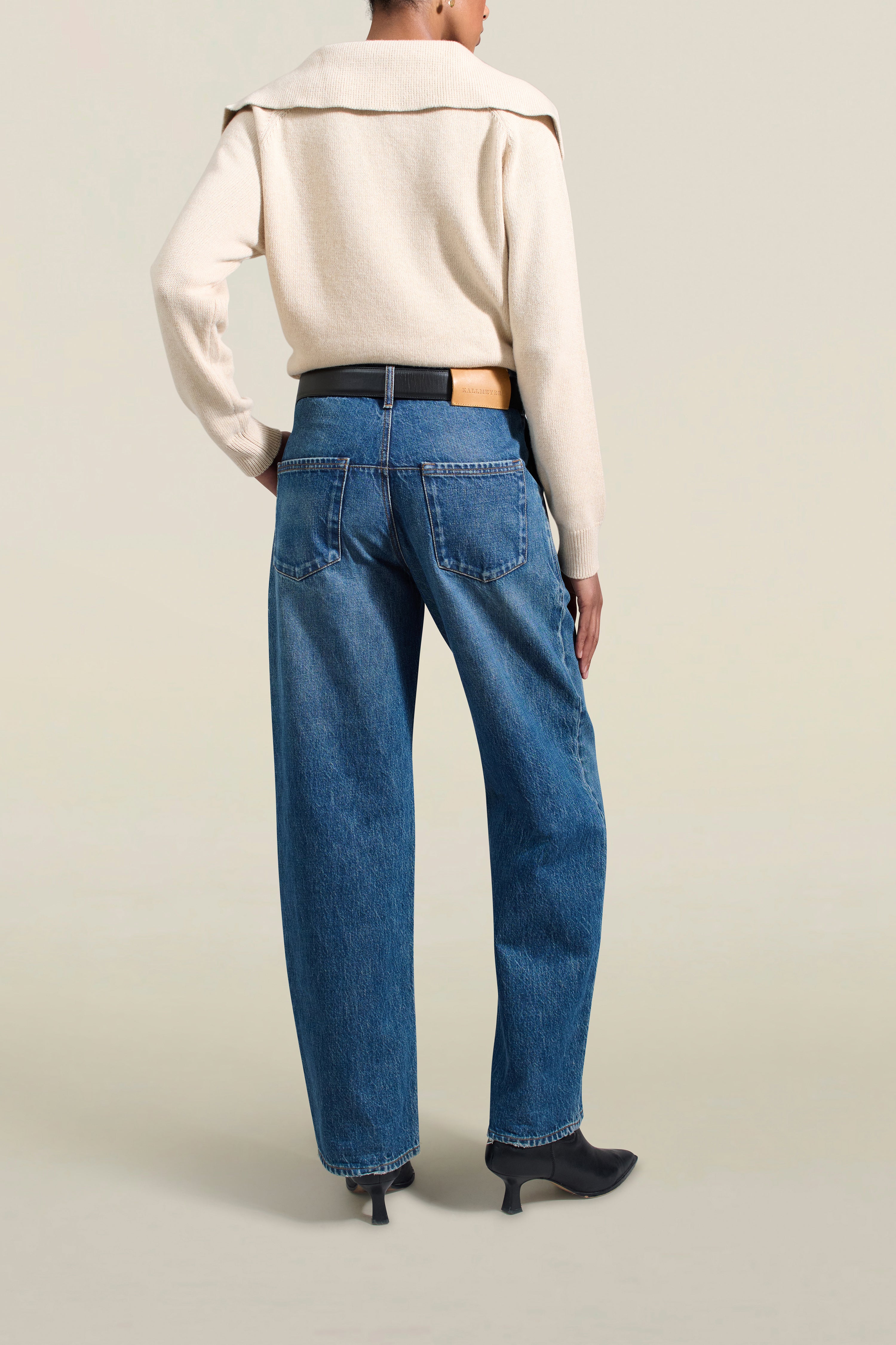 Column Leg Jean in Dark Stonewash – KALLMEYER