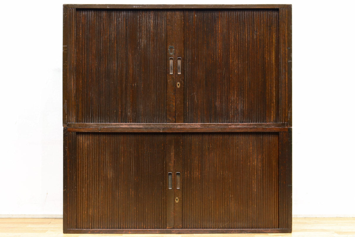上質な造りにレトロ感漂う蛇腹戸造りの収納箪笥 BB2676 – 古福庵