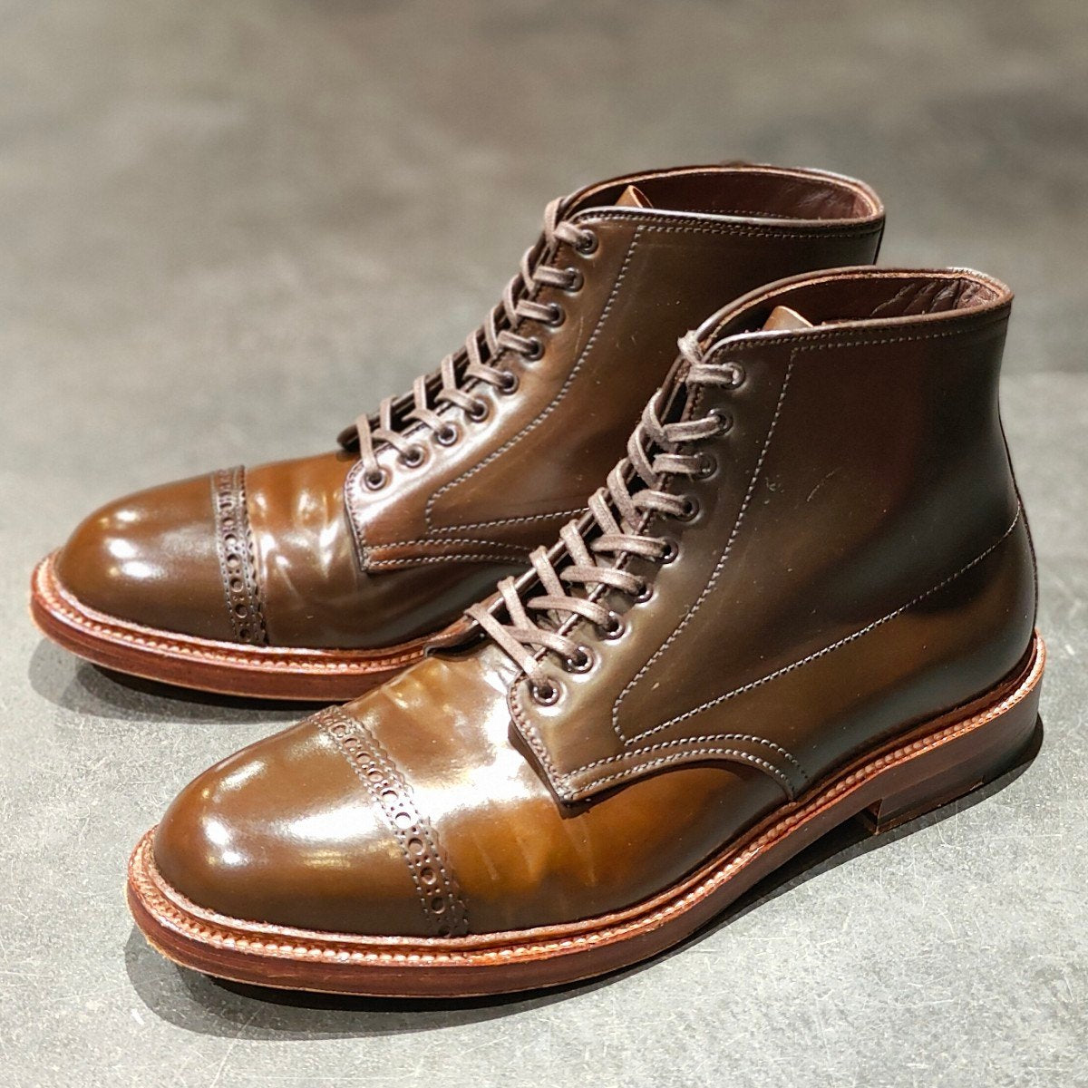 希少 使用数回【ALDEN】オールデン D7825 パンチドキャップトゥブーツ