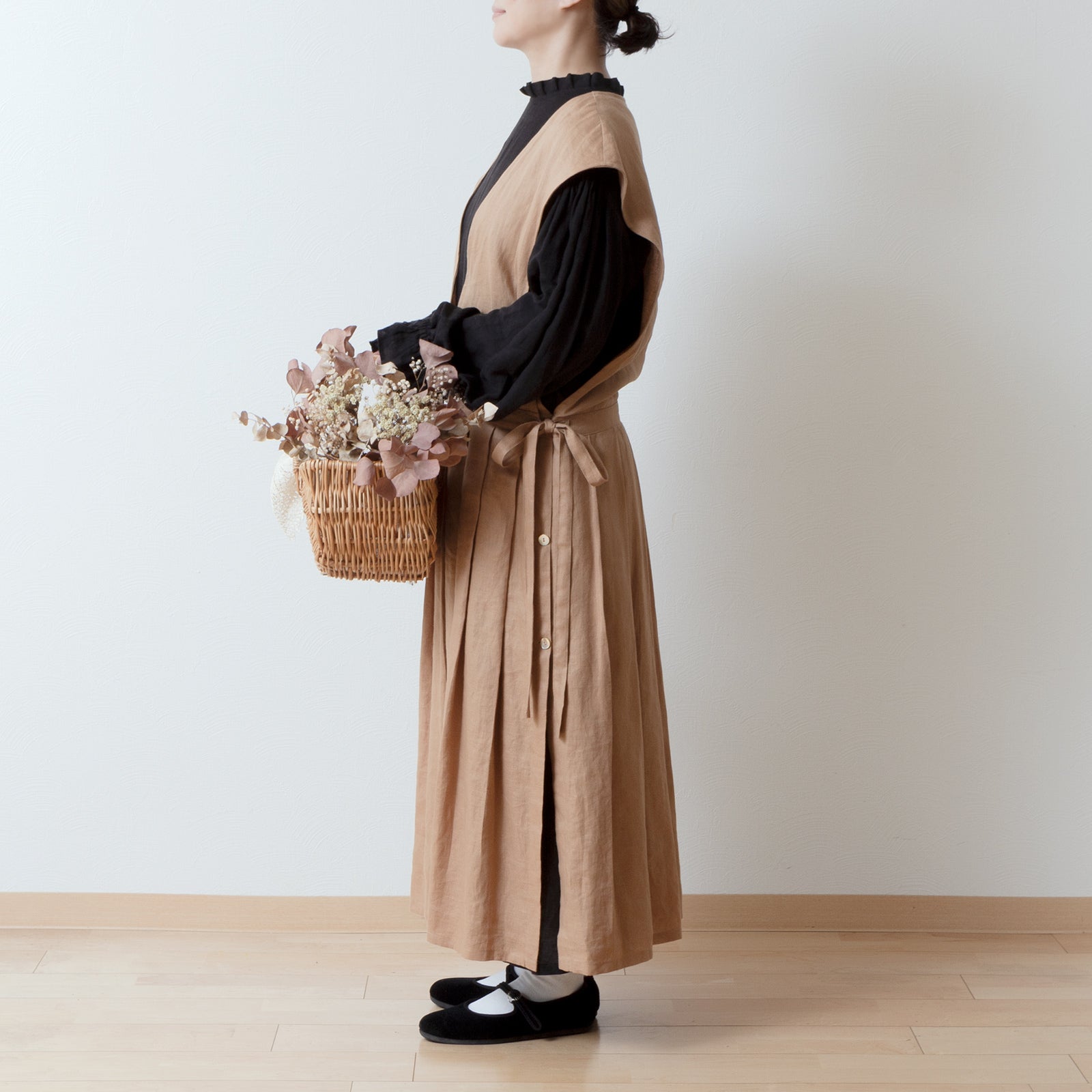 カシュクールが大人ガーリーなサイドあきエプロンワンピースリネン