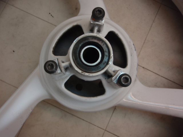 中古バイクパーツ販売専門店アイラブモーターTZR250 リアホイール