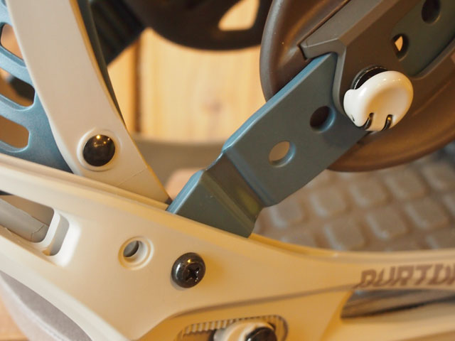 BURTON SNOWBOARD 「Pile Driver」と限定ビンディング「 GENESIS TT