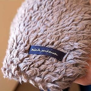 ミナペルホネン Rosas 刺繍ボアマフラー blue | Lin total fashion