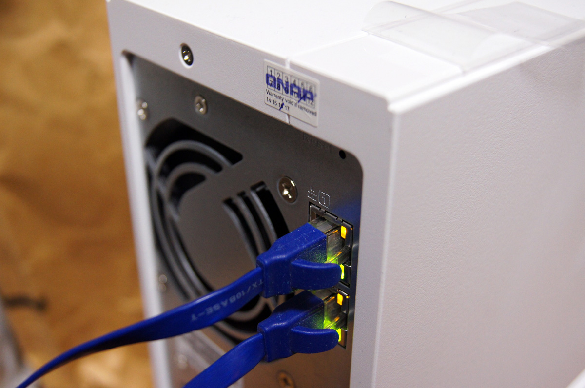 清水理史の「イニシャルB」】 2ベイ2万円＋2ポート200MB/s 2ベイNASの