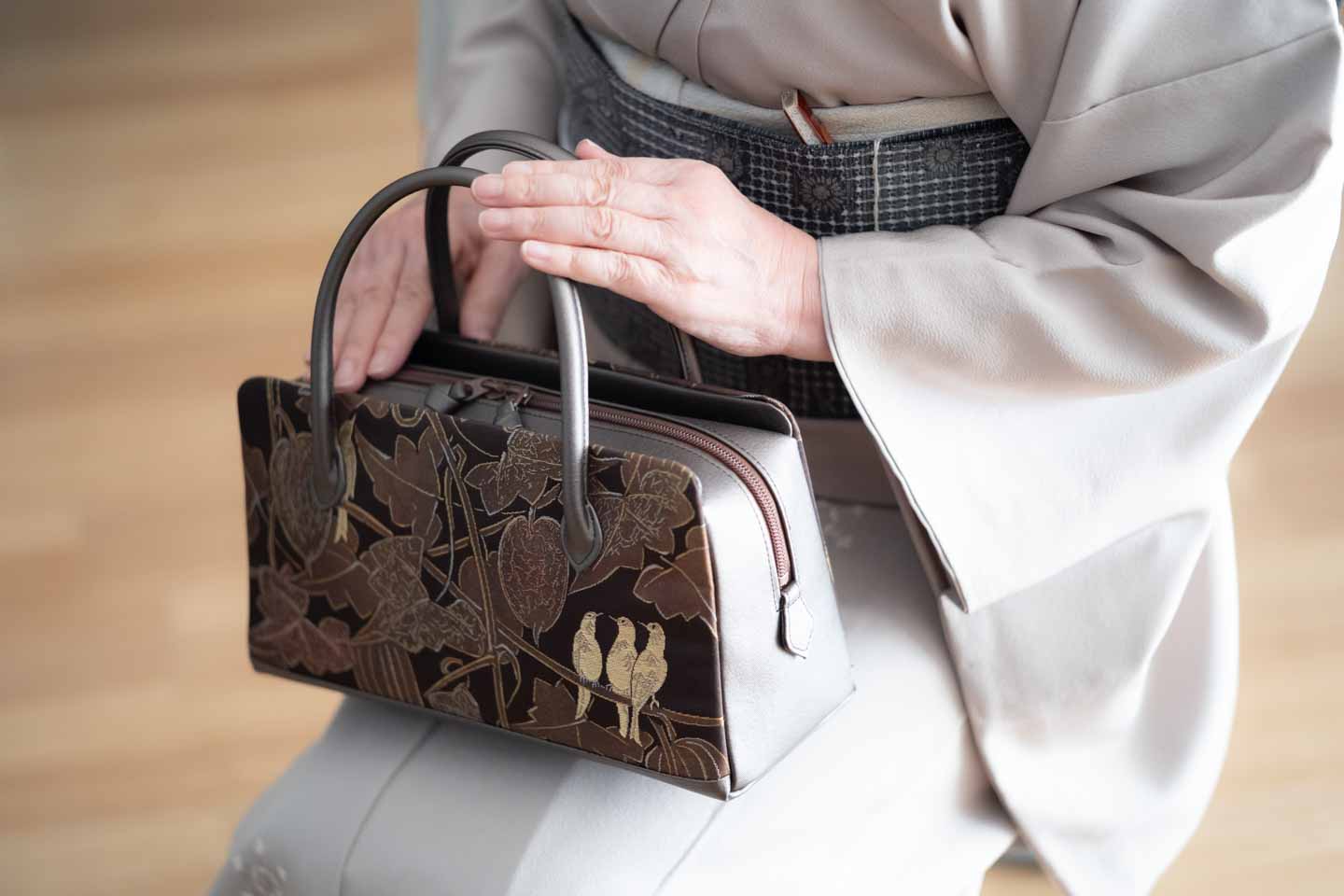 引箔を使った帯地の利休バッグ 烏瓜/千寿錦引箔】ダックジュエル(茶系