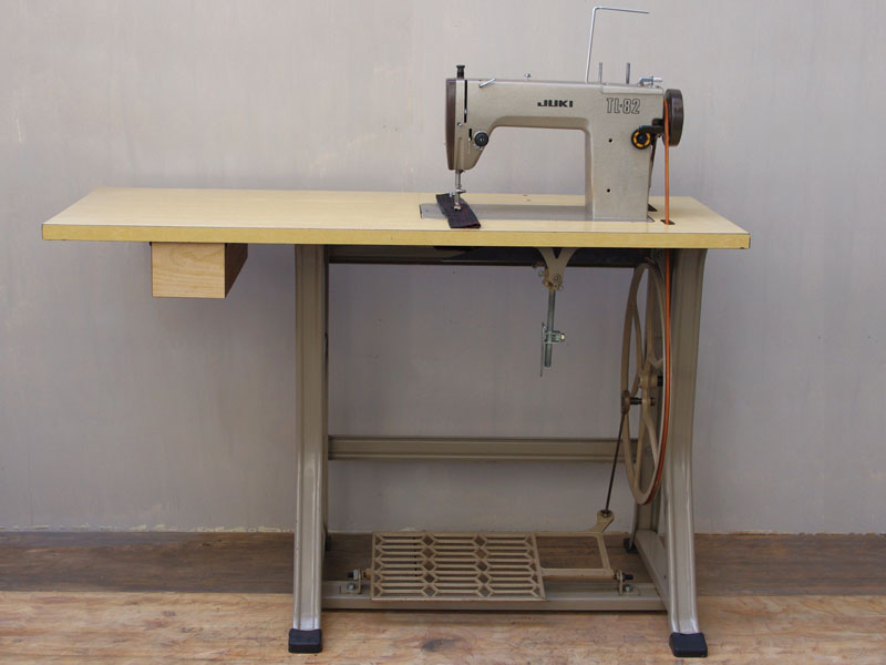 No.143 JUKI TL-82 ジューキ製 職業用足踏みミシン：アンティーク