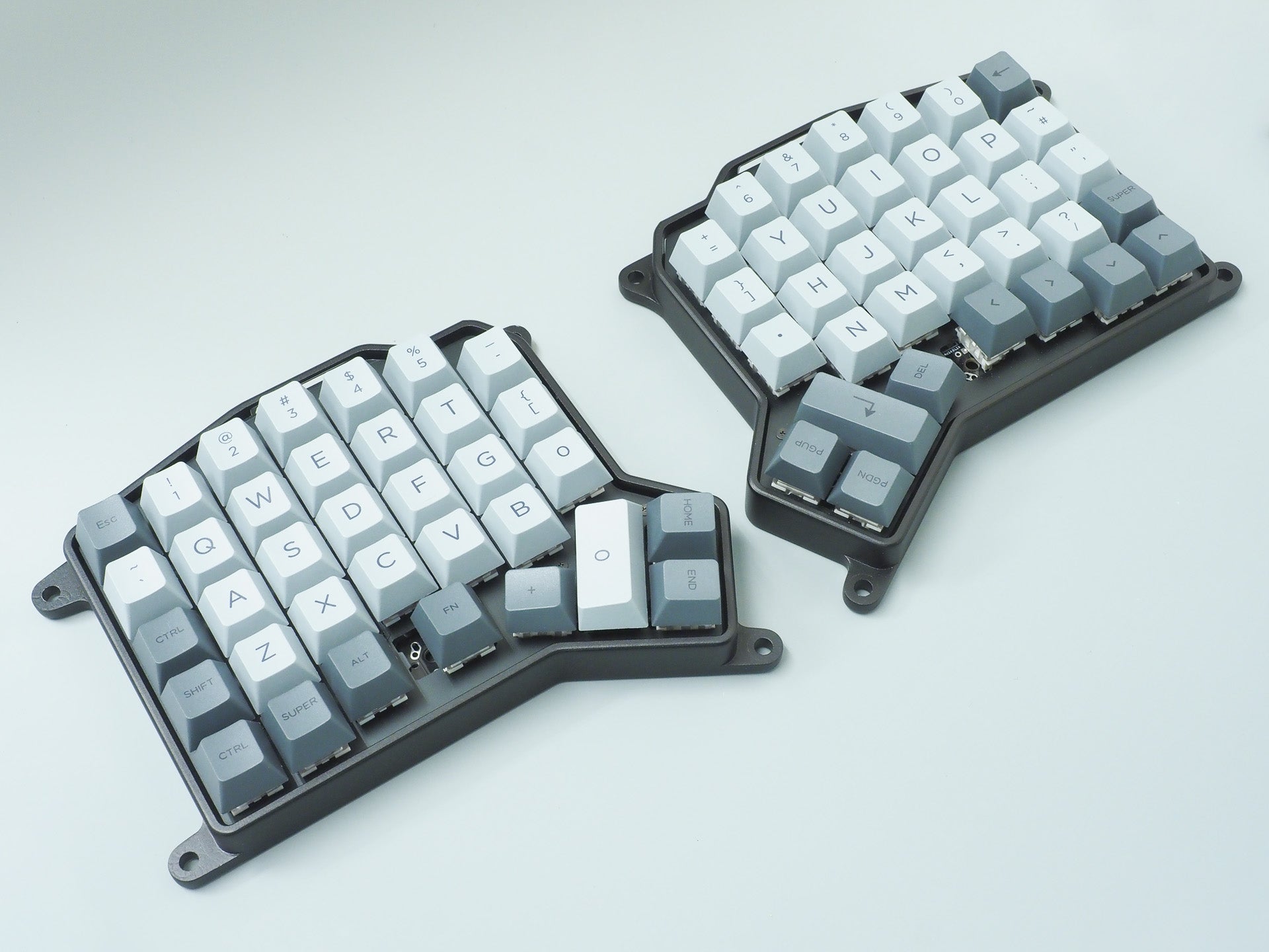 先行予約】ErgoDashアルミケース