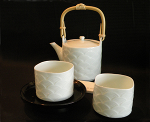 三川内焼／嘉久房窯/平戸悦山｜日本の代表的やきもの産地を紹介