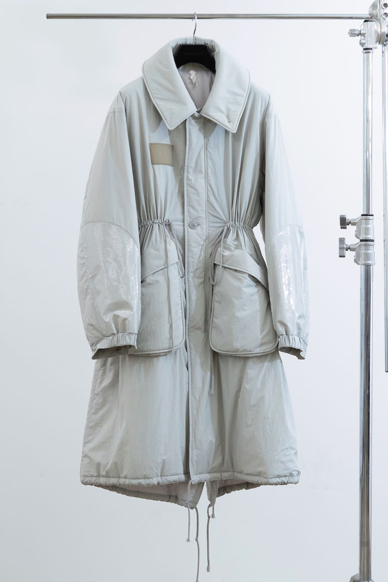 SOSHIOTSUKI(ソウシオオツキ)のUGLY COLLAR SHELL COAT LIGHT GRAYの