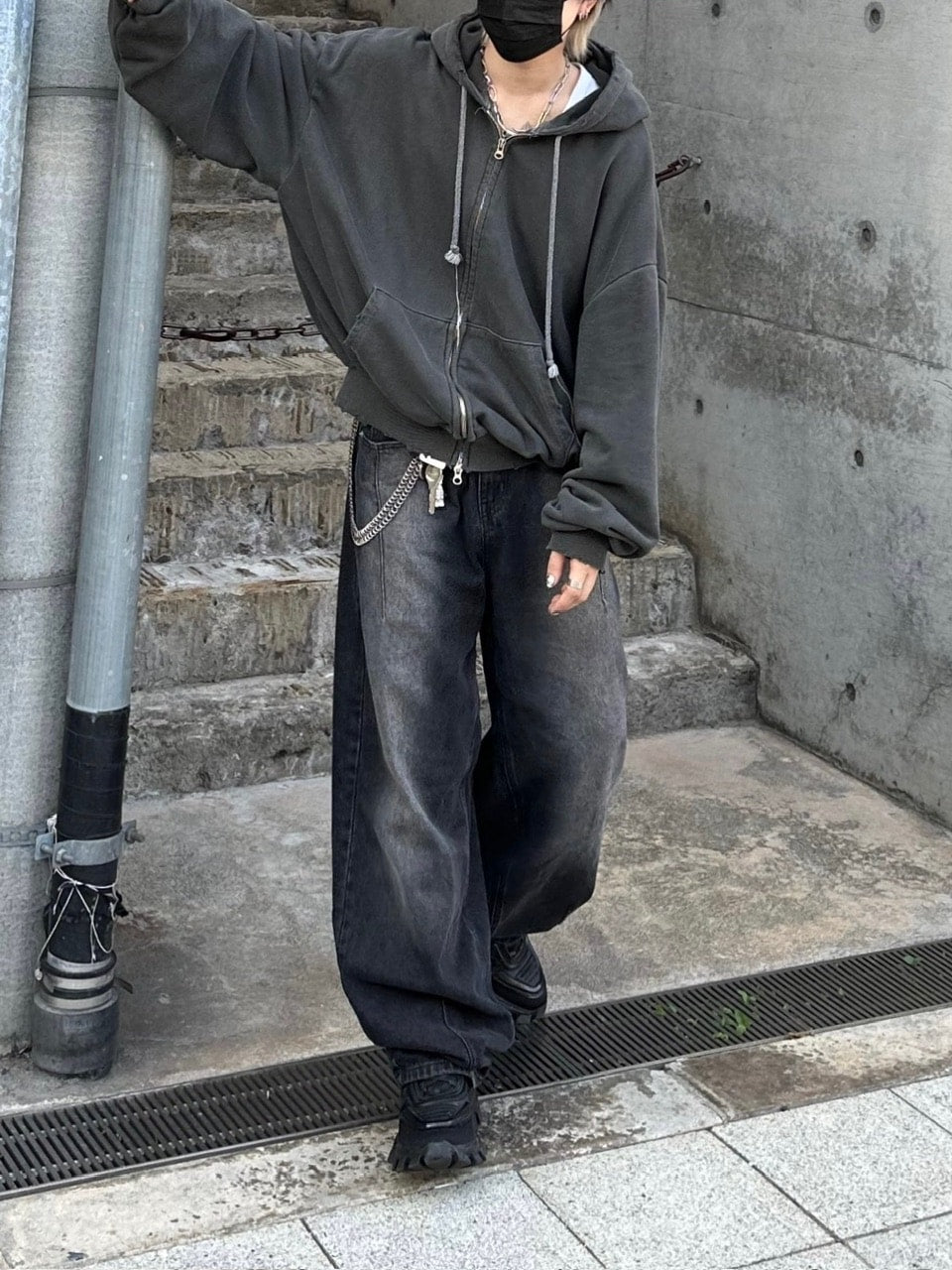 大阪店WEB限定受注制【Chikashitsu +】damage zip up hoodie (3color