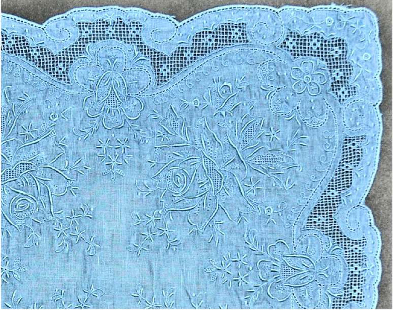 返還前の香港で買った汕頭（スワトウ）刺繍のハンカチ: プロフ・ユキの