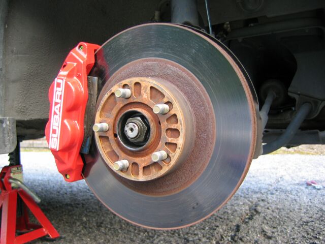 インプレッサ22B用 4POT対向キャリパー装着