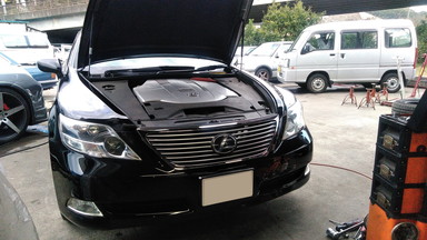 レクサスのLS（DAA-UVF45）：ウォーターポンプ交換、サーモスタット