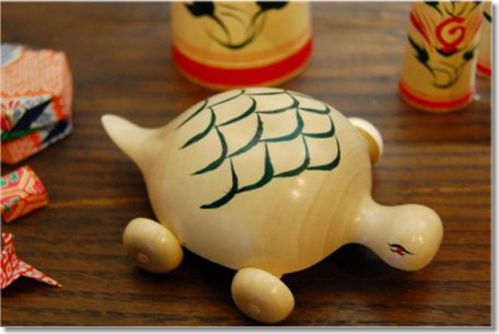 亀車(柳宗理)／老舗高亀－鳴子こけしと木地玩具