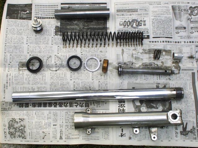 フロントフォークをオーバーホール