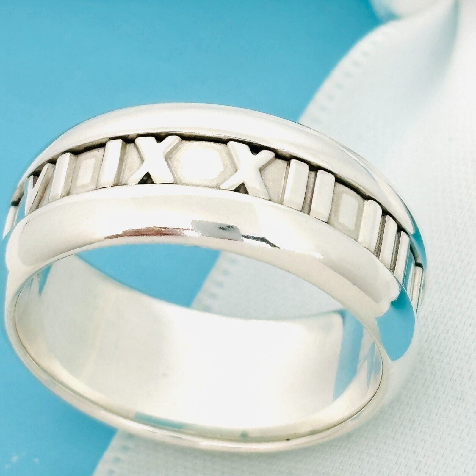 Size 8 Tiffany Wide Atlas Roman Numerals Mens Unisex Ring in