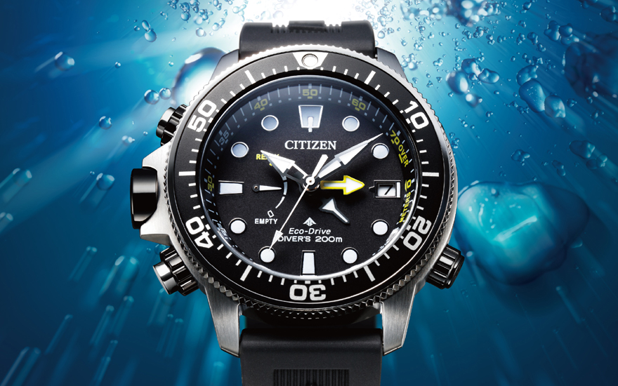 独自のアナログ水深計を備えたシチズン「プロマスター アクアランド