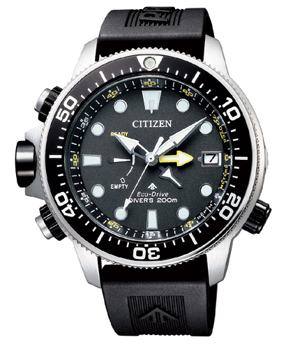 独自のアナログ水深計を備えたシチズン「プロマスター アクアランド