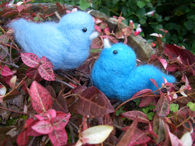 羊毛でつくってみよう しあわせの青い鳥