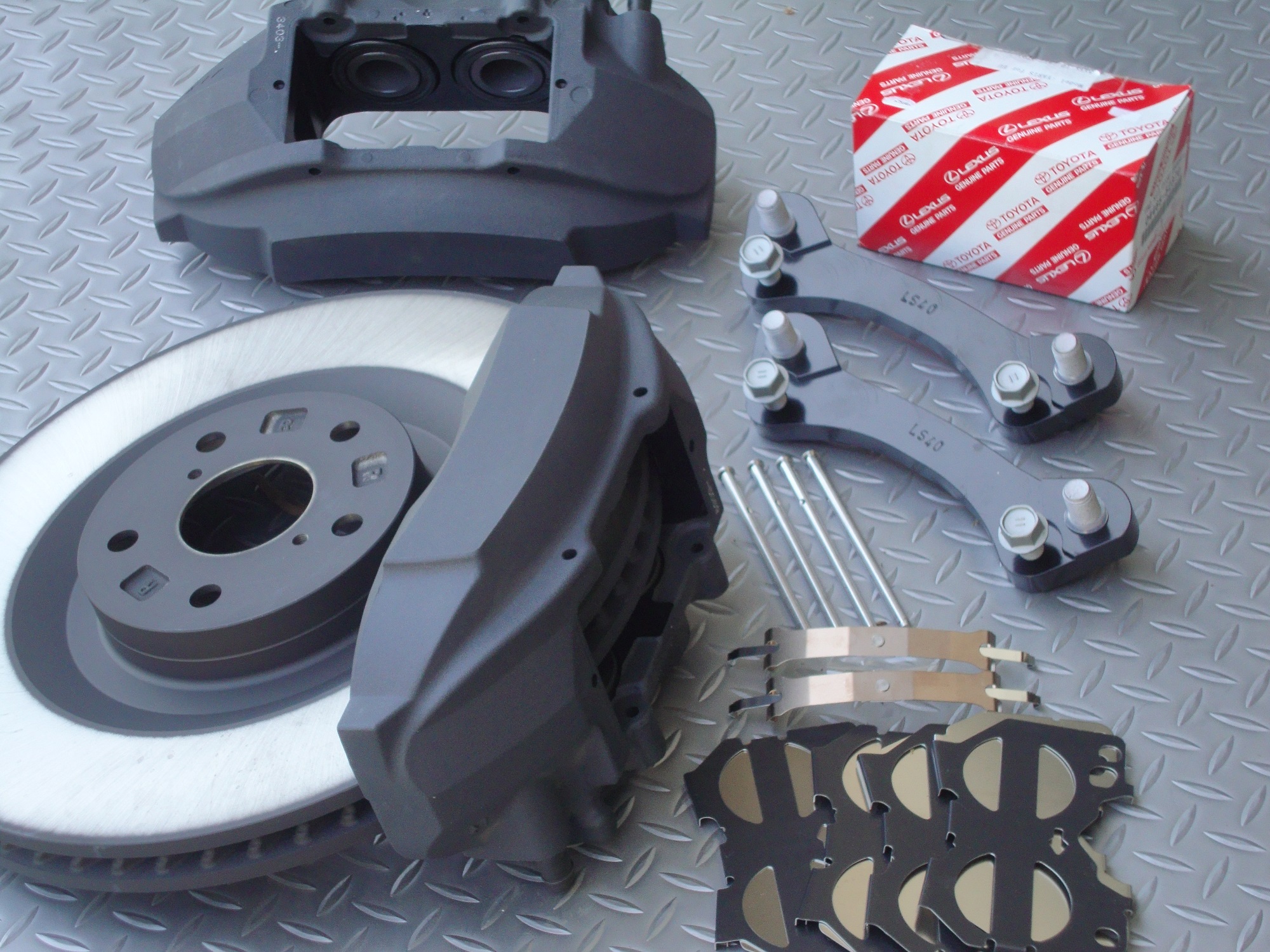 toyota ﾉｱ・ｳﾞｫｸｼｨ AZR60/70 UCF30ｾﾙｼｵ4potｷｬﾘﾊﾟｰkit 日産4potｷｬﾘﾊﾟｰ