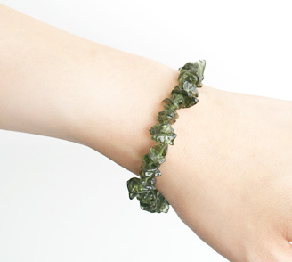 モルダバイトさざれ｜天然石・パワーストーン アクセサリー