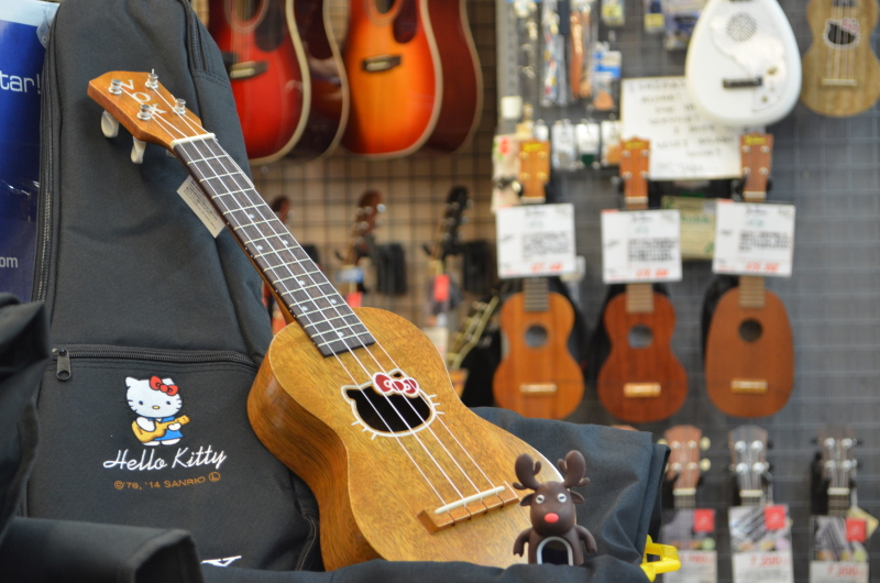 ハローキティウクレレ「VU-33 HK」が入荷しました♪ | イシバシ楽器