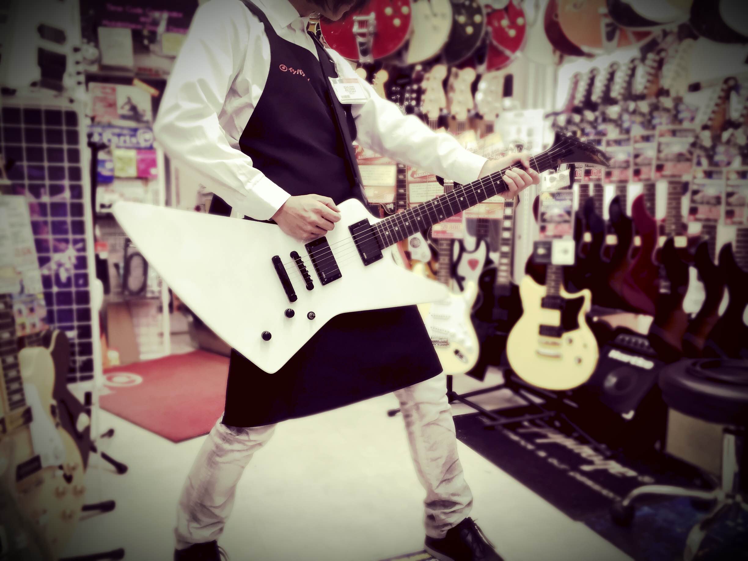 ブログ見た人特価!!ちょいキズアクティブエクスプローラーが限界特価