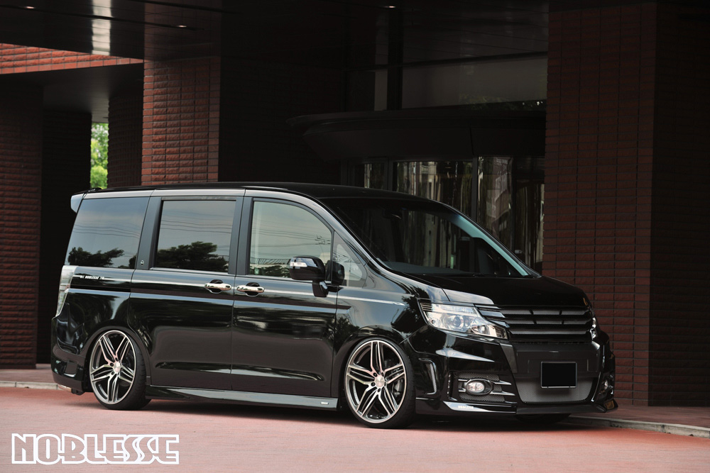 RK5 ステップワゴン スパーダ ノブレッセ エアロ 紹介