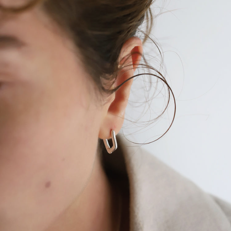 ダガーピアス SV